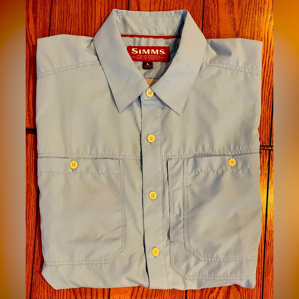 EUC SIMMS Fishing Products men’s short sleeve button down,light blue, size large